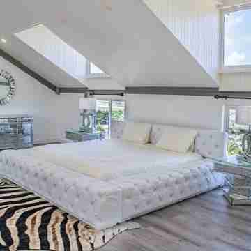 Experience pure luxury at our Private Penthouse Suite in Montego Bay! Rooms