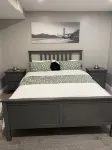 Brand new spacious apartment with private yard/ patio Hôtels à proximité de : Full Circle Tree Care