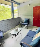 2nd Floor Walk-up.  Close to Wedding Venues, Restaurants and More!