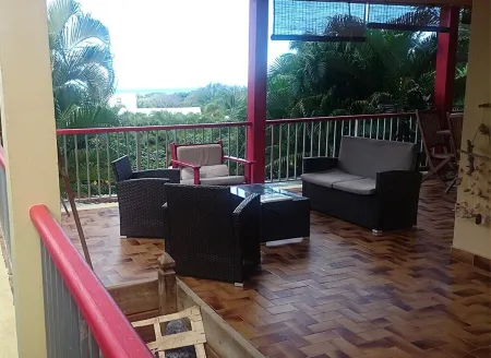 T3 Montana 2, DESHAIES, 350 m Grande Anse, 5/7 people, 2 bedrooms + living room, terrace. Отели рядом с достопримечательностью «Deshaies»