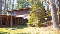 Gorgeous & Cozy Lake Michigan Cottage - Walk to Everything!