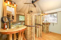 WAVEFRONT BAMBOO GLAMPING PARADISE