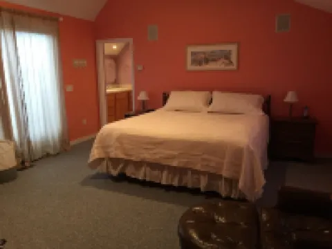 Provincetown Water & Monument Views Huge Townhouse- Boatslip 5 min walk