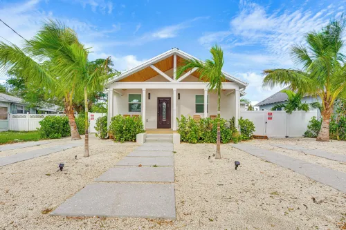 Pool, Mini Golf & Cabana: Bradenton Retreat - spa