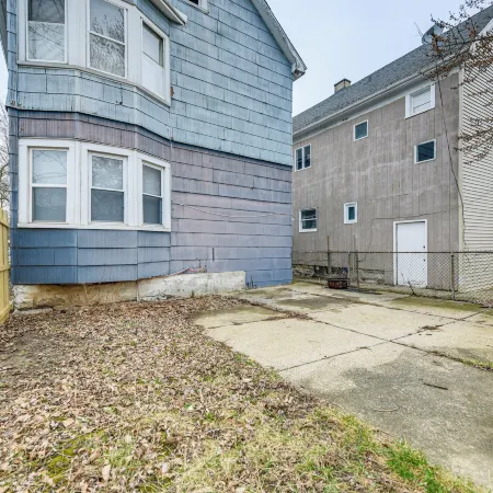 6 Mi to Dtwn Attractions Buffalo Apartment!