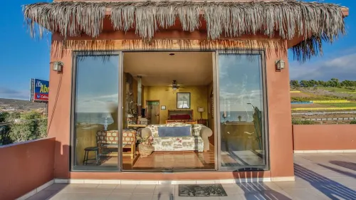 Huge Spectacular Ocean view 5 bedroom Vacation home, gated 24/7 Security