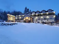 Friends Lake Inn Hotels in Johnsburg