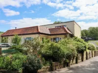 18 Manleigh Park