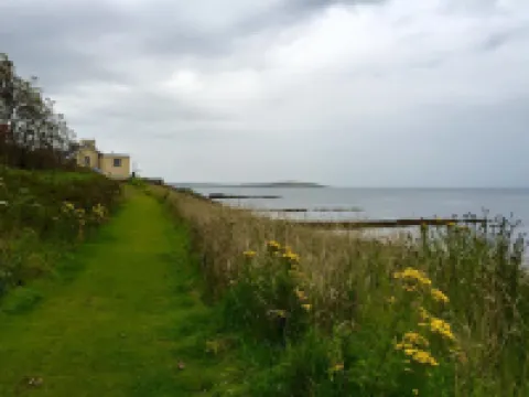 Seascape Largo Hotels in Leven