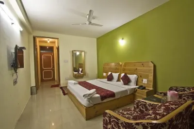 Vacanza Himalayan Hotels in Tibetan Colony