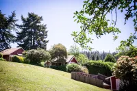 View Crest Lodge Hotels in Trinidad