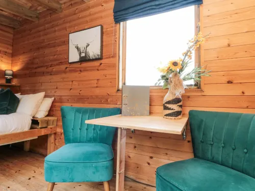 Shepherds Hut by Stepney Stays Hotels in West Ayton