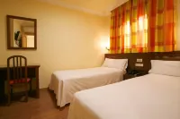 Hostal Victoria I Hotels in Aravaca