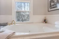 The Lamplighter Bed & Breakfast of Ludington Hotels in Ludington