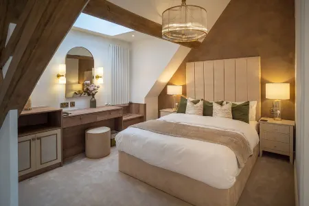 Castle Hotel & Apartments Отели рядом с достопримечательностью «Nicola de la Haye Building, University of Lincoln»