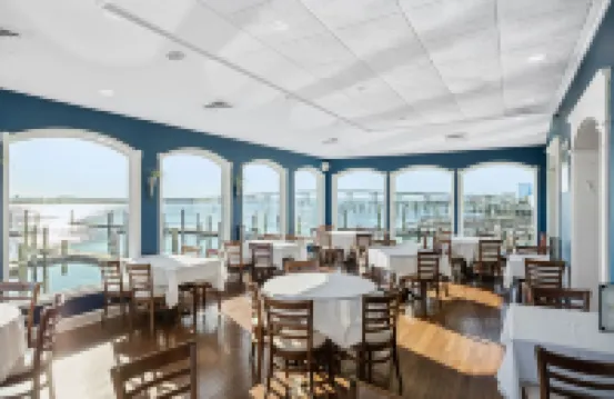 Tavern on the Bay Hotel - Frank Sinatra Suite