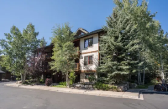 紅門旗下的松樹202兩卧室公寓