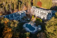 Evergreen Hill Condominiums Hotels in Baileys Harbor