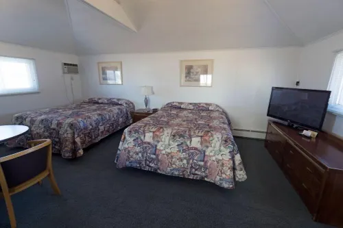 Cold Creek Inn Hotels in Weldon Township