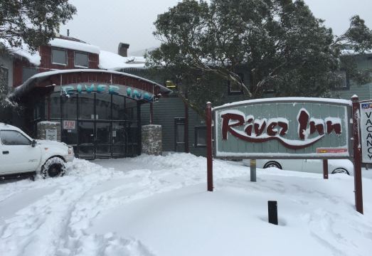 1. 리버 인 리조트..