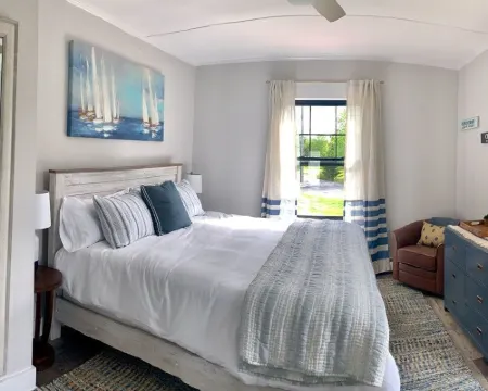 Harbor View Landing Hotels in Groton