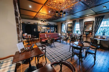 The Bull and Townhouse, Beaumaris- the Inn Collection Group Отели в г. Ллангед