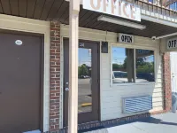 Redwood Inn Hotels in Gadsden