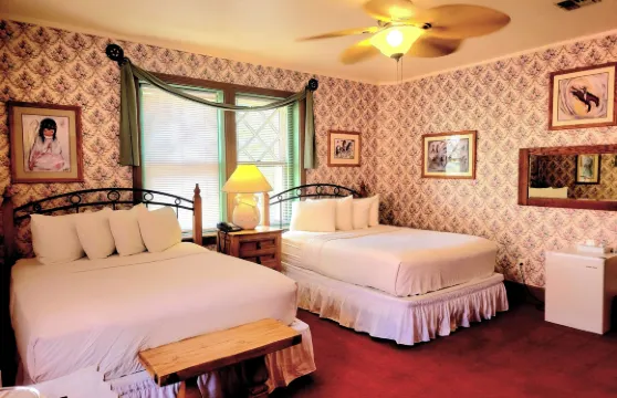 青銅皇后大酒店