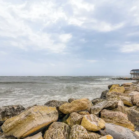 Steps from Gulf: Freeport Home w/ Water Views