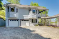 Lake-View Condo with Covered Deck in Hiawassee! - 3 tähden
