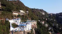 A Santorini Home - by le Rêve 5Mins from Mall Road