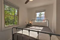 Panoramic Mtn Views and Hot Tub! Secluded Marion Gem - parking