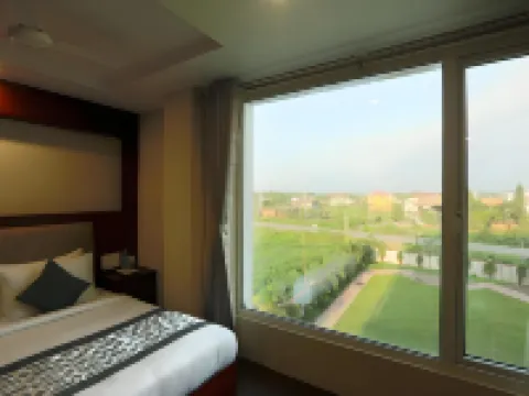 Hotel Jironi โรงแรมในจอร์ฮัต