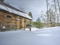 Adirondack Cabin on Private Lake Near Glenfield! Ξενοδοχεία στην πόλη Greig