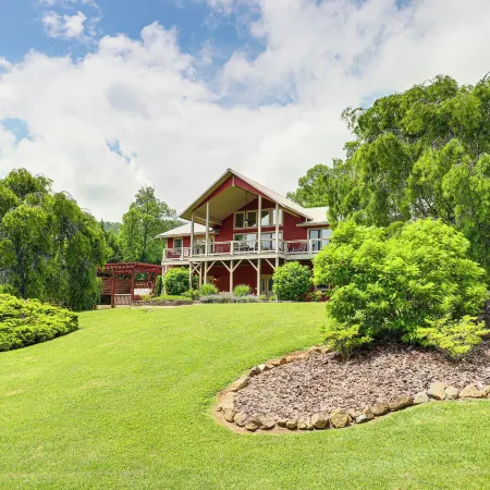 Mtn Views and Hot Tub 6-Acre Blue Ridge Retreat!