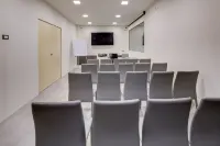 La Villa, Sure Hotel Collection by Best Western