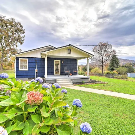 Home w/ Yard: 8 Mi to French Broad River Park