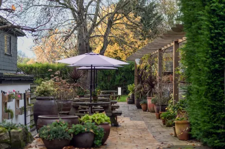 The Carpenters Arms Отели в г. Тонбридж