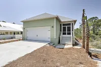 Port St Joe Beach House w/ Pool Access! - parking