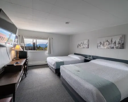 Uptowner Hotel Hotels in Central Kootenay