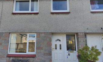 3-Bed House Sleeps 5 5 Min Walk from City Centre