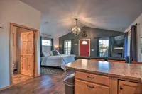 Coastal Retreat in Long Beach Walk to Attractions