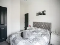 Queens Quarter Apartments Hotels near Crumlin Road Gaol Visitor Attraction and Conference Centre