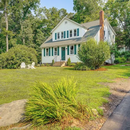 2 Mi to Dtwn: 2-Acre Retreat w/ Large Yard!