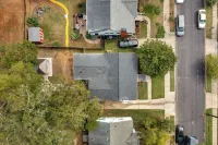 Stylish 4BR Haven Backyard and Fire Pit