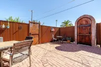 Cozy Casita with Private Courtyard and COLD A/C in East Tucson
