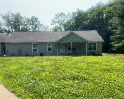 Lake Barkley, Cadiz, KY Lakefront 3 bedroom with AC, Private dock and slip Hotels in Trigg County