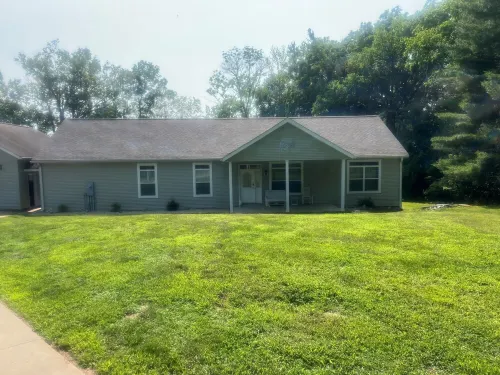 Lake Barkley, Cadiz, KY Lakefront 3 bedroom with AC, Private dock and slip