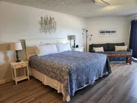 Sandy Beach and Outdoor Heated Pool - Charming Coastal Hideaway Hotels in Acme Township