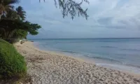 Holiday accommodation 1 minute walk to west coast beach! Hotels in 